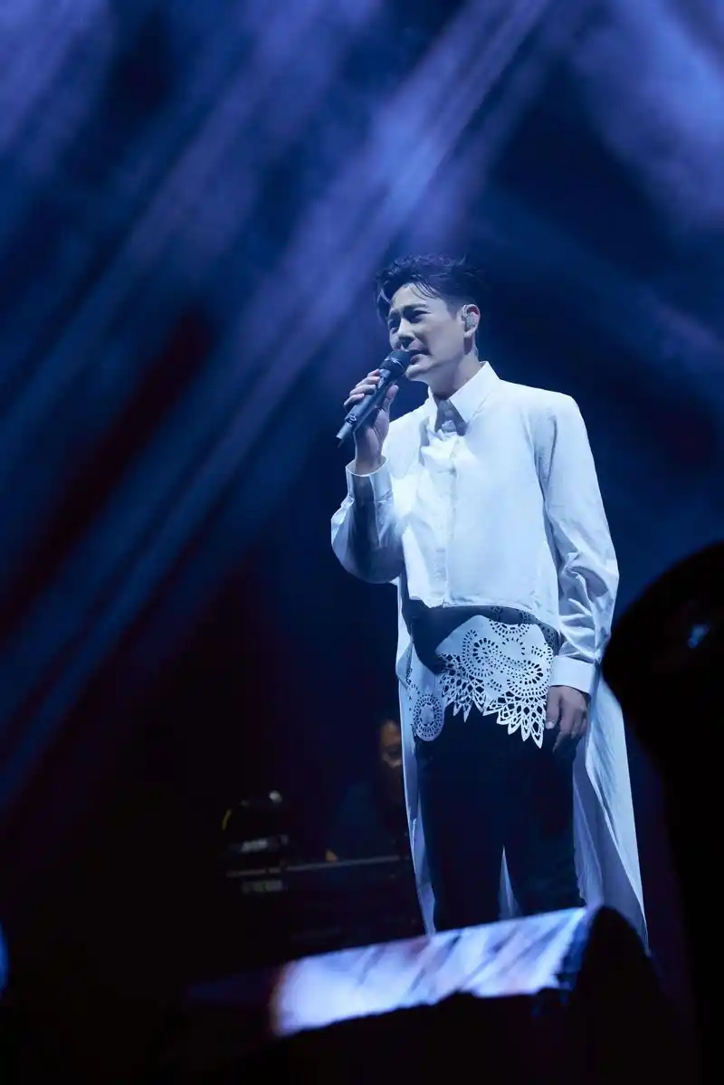 情歌王子张信哲传递音乐新理念,未来式2.0巡演大连站圆满收官