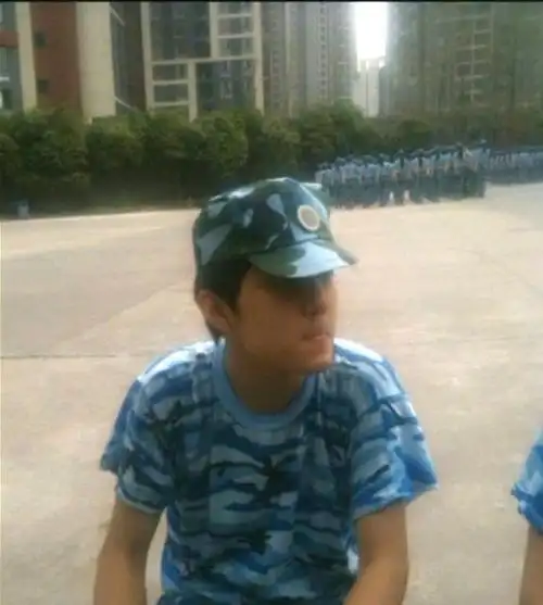 高中时期的肖战长什么样子呢?