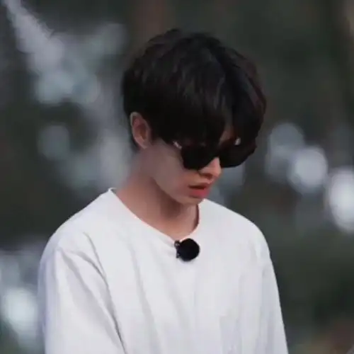 悄悄打工,然后惊艳所有人@任嘉伦allen搬砖小超头像 | 任嘉伦#任嘉伦