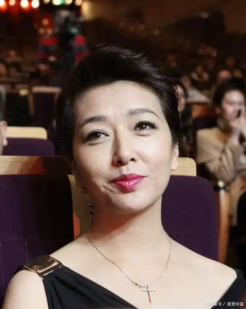 江珊王志文时隔30岁年再合体,一个帅气依旧,一个老成奶奶辈