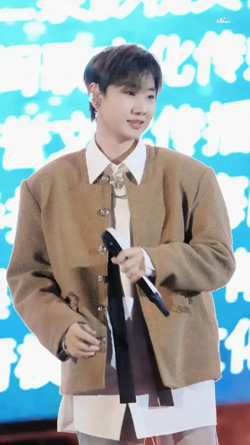 汪苏泷新专辑21世纪罗曼史