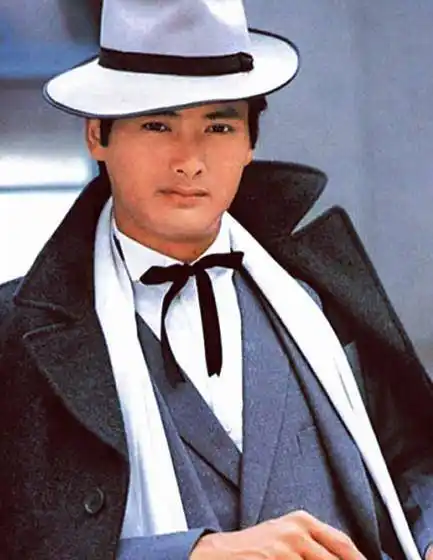 原创周润发年轻时候没钱被人打了一巴掌努力只为拿回失去的尊严