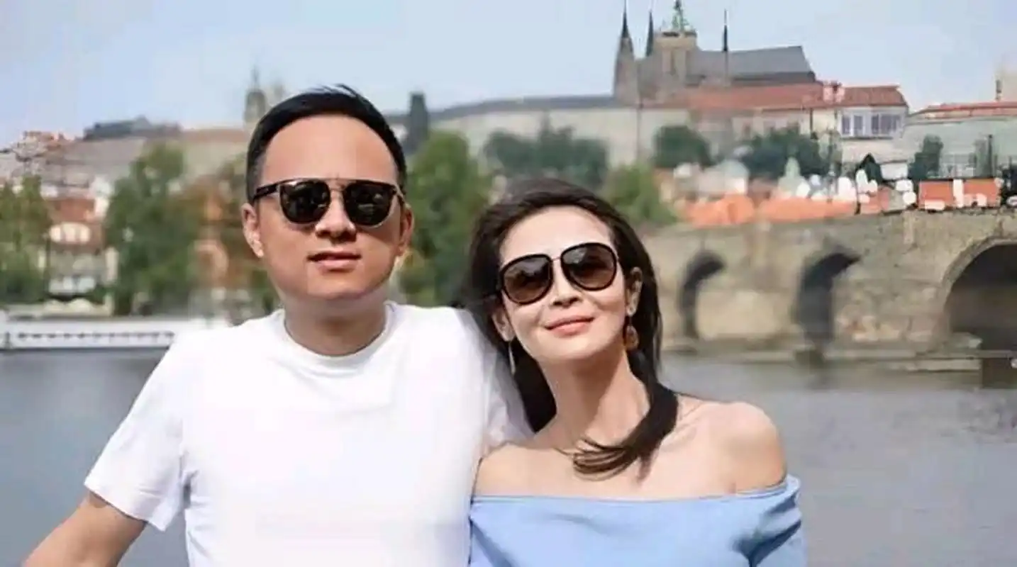 看看两个人是不是有夫妻相?#于明加