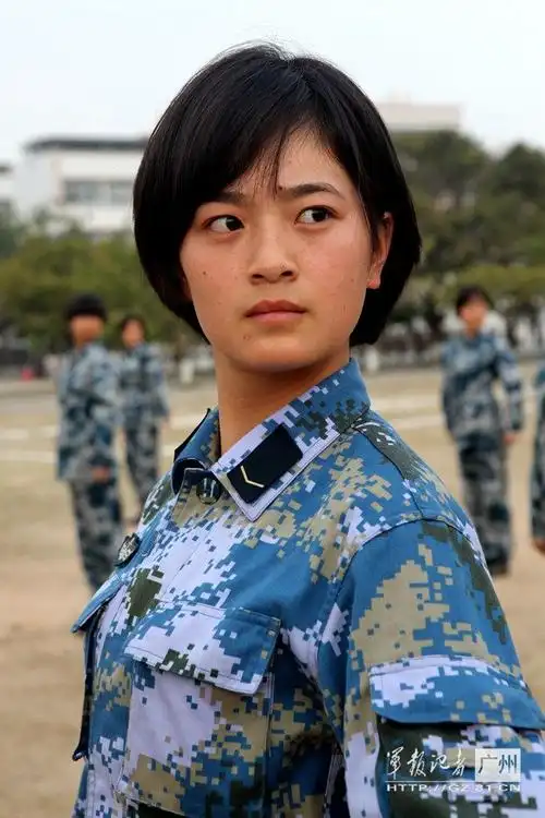 解放军驻港部队女兵功夫了得