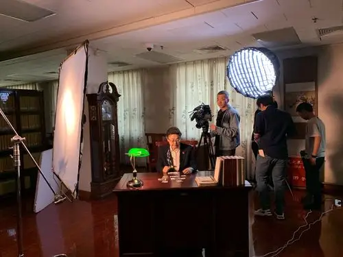 我校开展永远跟党走老党员访谈拍摄工作