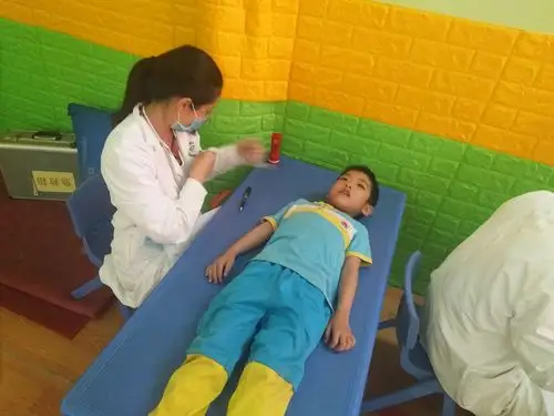 向阳幼儿园2018年春季健康体检活动