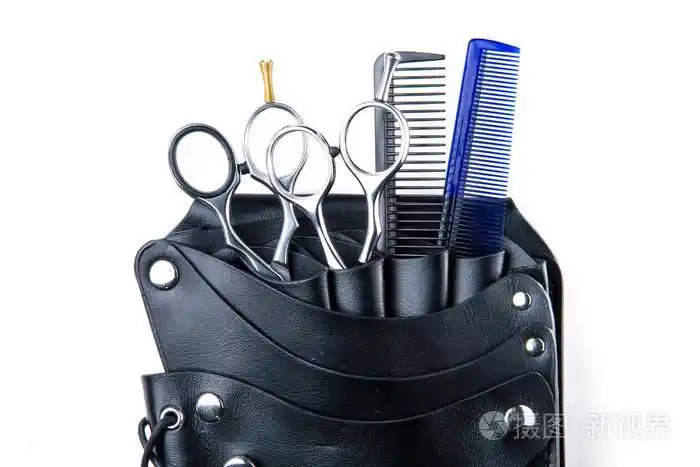 理发剪刀和梳子专业美发师