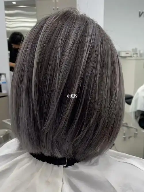 短发这么染非常好看