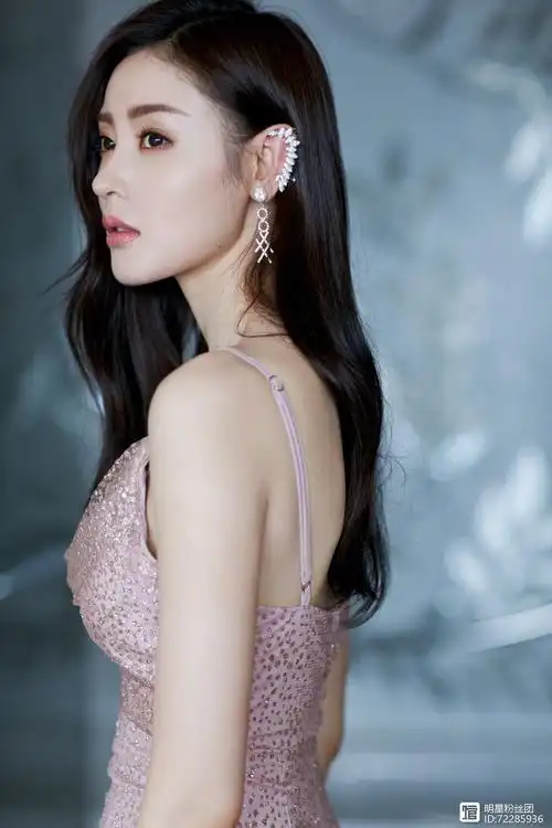 张天爱出席活动,被赞是女艺人中身材保持最好的