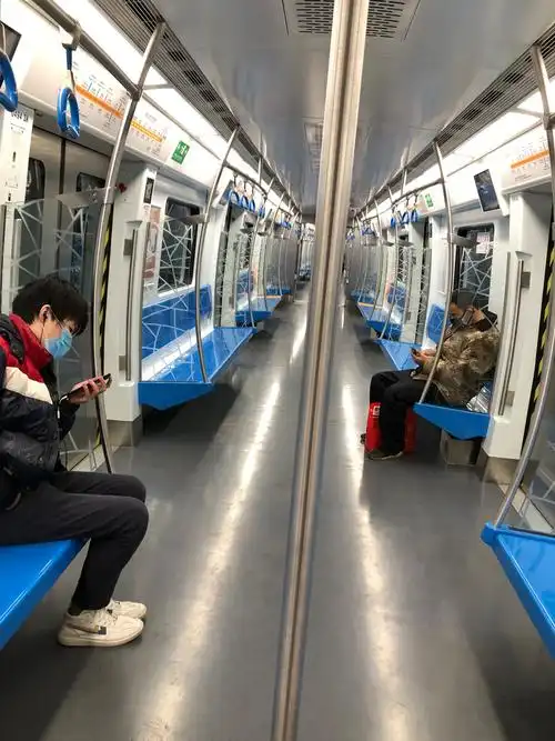 空荡荡的北京地铁