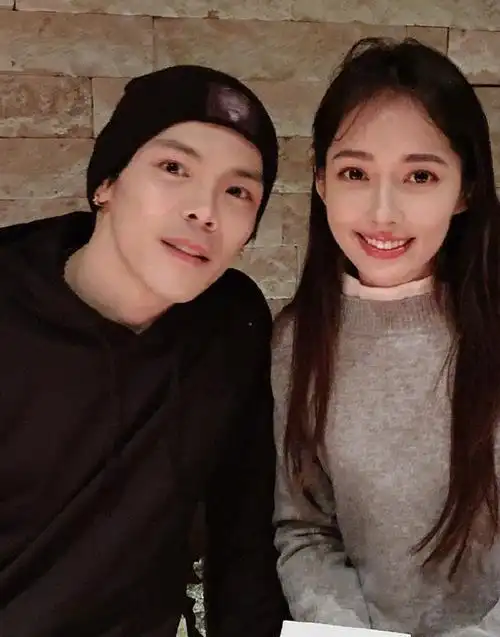 张碧晨的老公张碧晨的老公是向佐吗