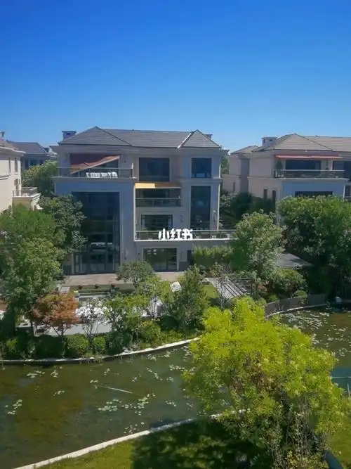 恒大丽宫临水系小楼王别墅