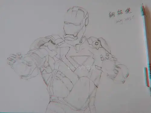 毒液》是斯坦李老爷子最后一个的客串…… 当时画了线稿,受损的钢铁侠