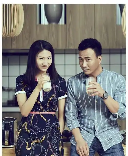 "硬汉"胡军的柔情人生,和他背后贤惠低调的女人|刘烨|蓝宇|乔峰_网易