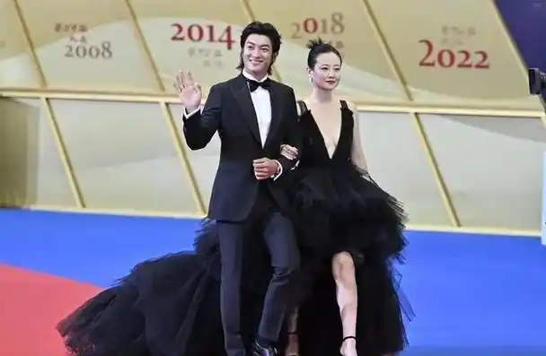 初见帅气逼人,再见大姨你谁?这7位"姨化"男星油腻起来真要命