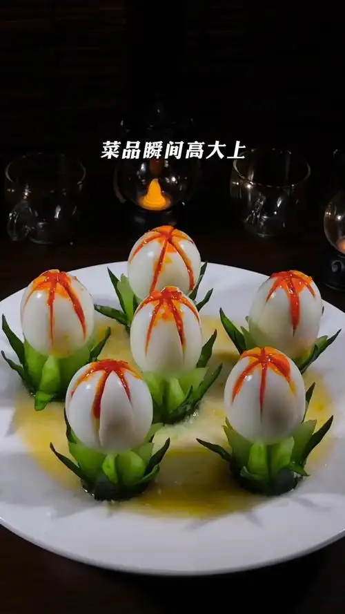 简单创意,菜品瞬间变得高大上! 主料:鸡蛋,黄瓜.