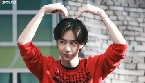 被王一博的比心击中了啊!太心动了