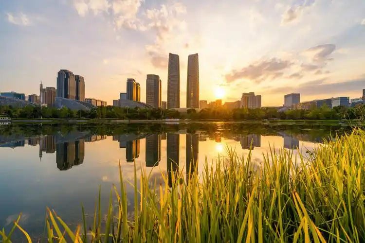 四川成都金融城交子公园日落晚霞城市风光