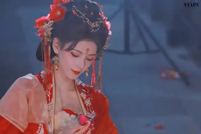 张予曦红衣古装美到我失语