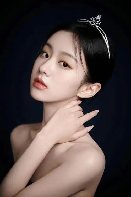 00后新人演员包上恩入围釜山电影节亚洲内容奖最佳新人休闲区蓝鸢梦想