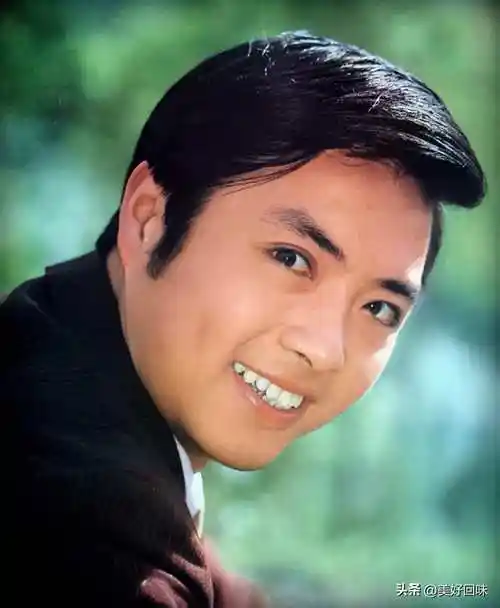 宝珣宝珣,1956年出生,1976年参演电影《南海风云》初登银幕,同年出演