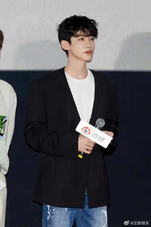 白敬亭见面会花絮照##白敬亭见面会穿搭