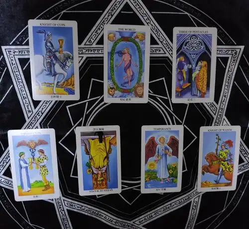 塔罗牌占卜他有什么话想要告诉你打算怎么处理这段感情