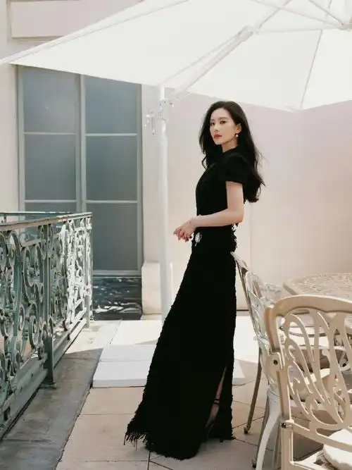 刘诗诗全球首穿##刘诗诗巴黎奥运三套造型##g社选用刘诗诗照片做封面