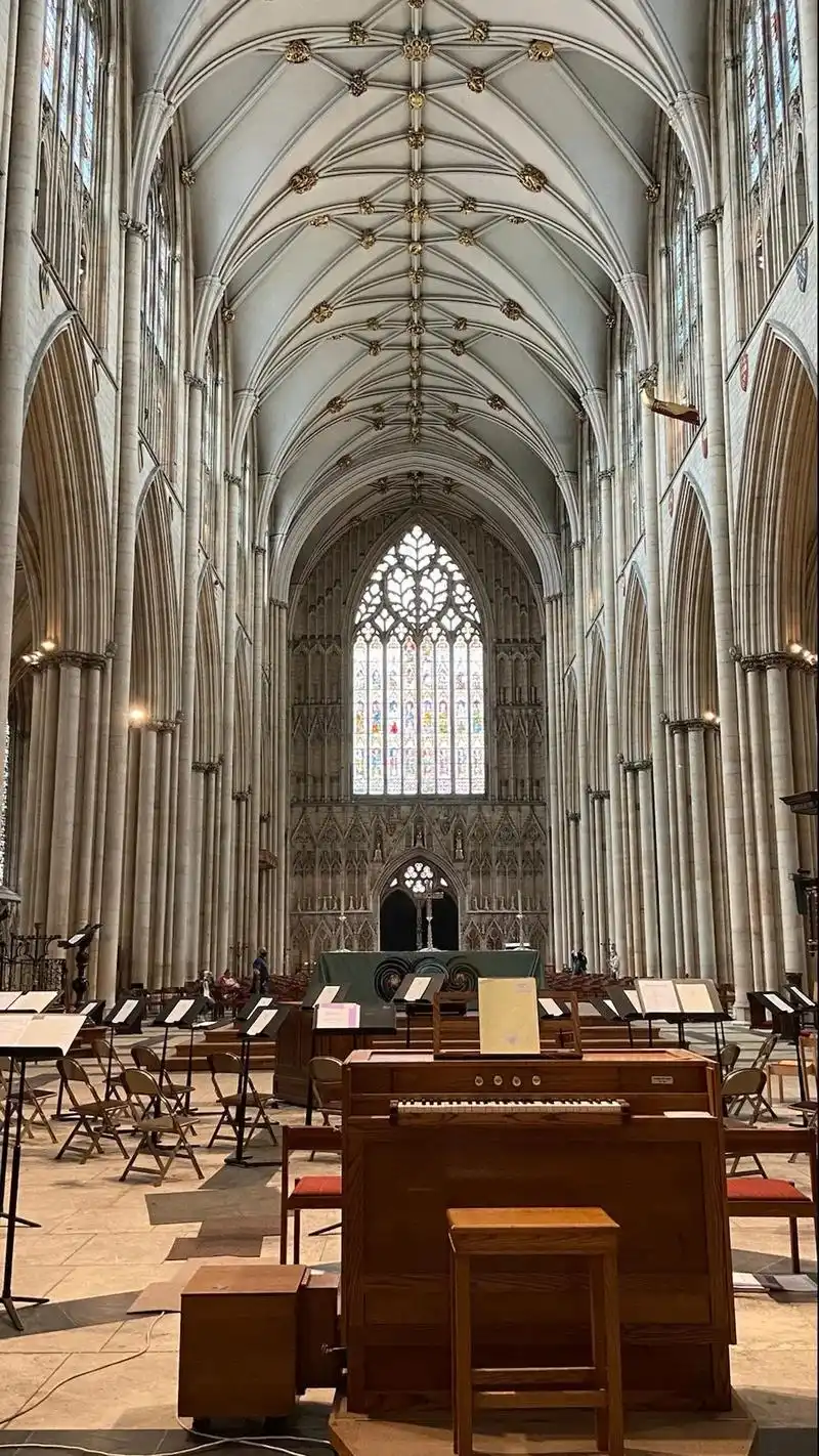 欧洲北部最大的中世纪哥特式教堂:约克大教堂#艺术  - 抖音
