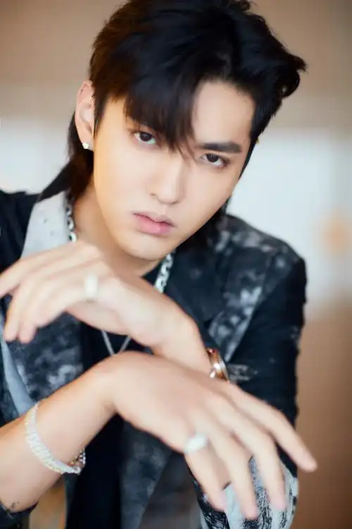 新年不知道换什么发型?来参考下吴亦凡这十款潮流发型