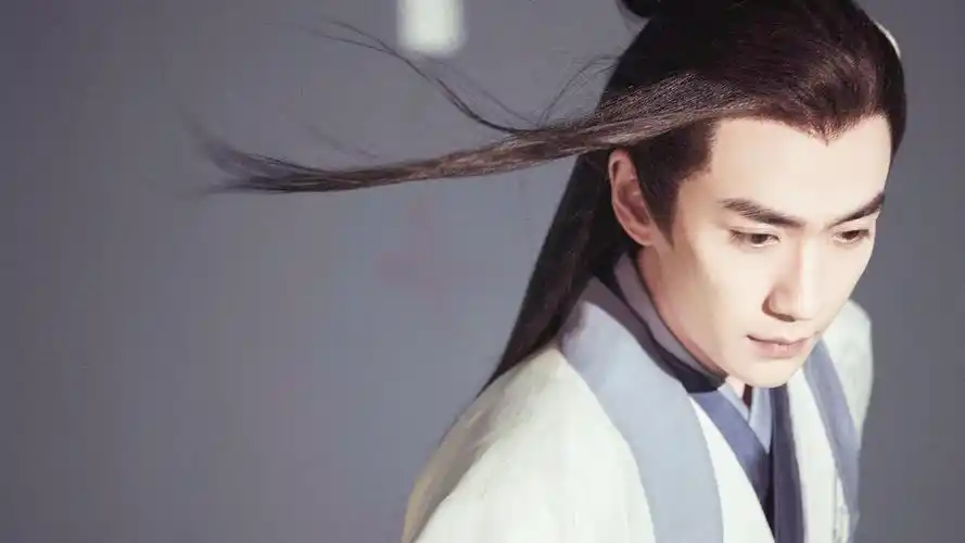 要说男明星谁古装最美!拢龙一定排在前几