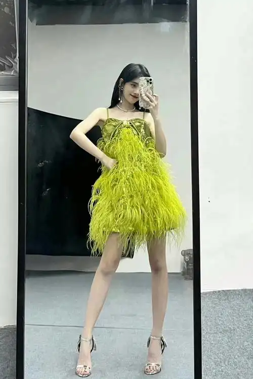 鞠婧祎美腿合集,这白皙大长腿谁看谁心动,让人毫无抵抗力!