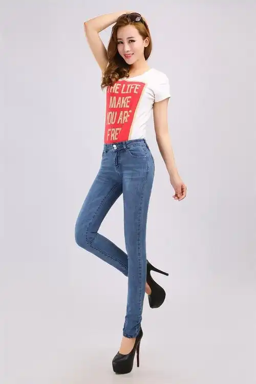 受欢迎的一款女式直筒修身牛仔裤
