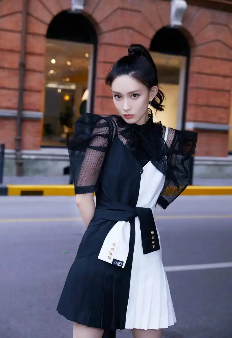 孟子义夏日写真释出明艳气质优雅性感