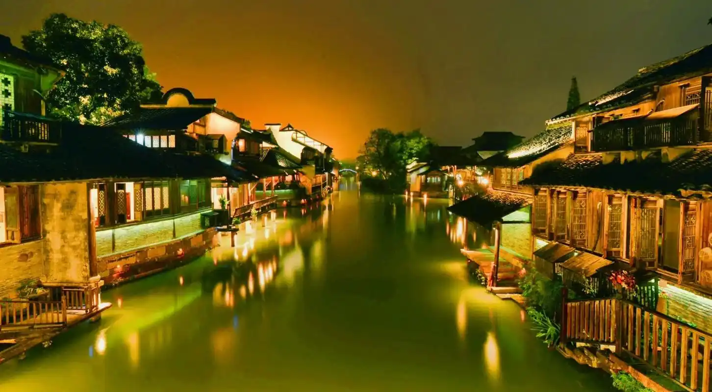 水乡乌镇.乌镇镇,原名乌墩,隶属于浙江省嘉兴市桐乡市,地处江 - 抖音