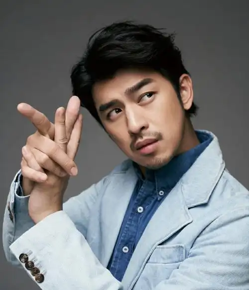 张天爱陈柏霖合体时尚杂志封面写真