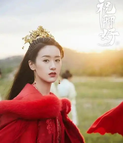 袁冰妍祝卿好大婚造型曝光嫁衣造型梦回琉璃粉丝爱了