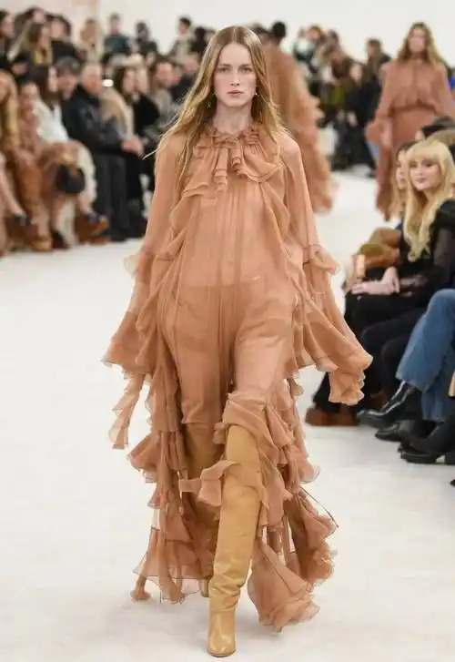 原创为什么模特走秀不穿内衣原来真相是这样的涨见识了