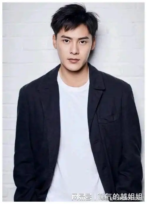 朱致灵高大威武阳光帅气迷人十足,颜值可以说是天花板级别人物.