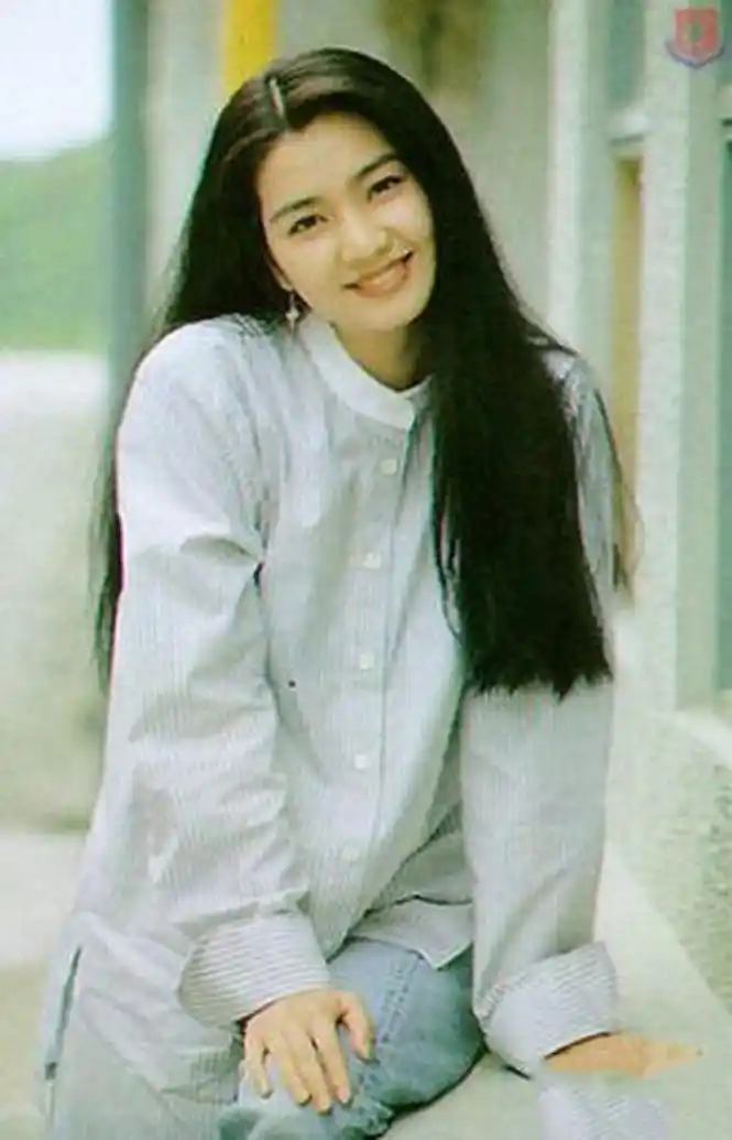 洪欣年轻时美若天仙 现在也甩毕滢十几条街