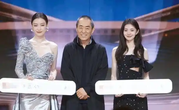 "霉气冲天"倪妮:因站错队差点前途尽毁,与李宇春关系成谜_张艺谋