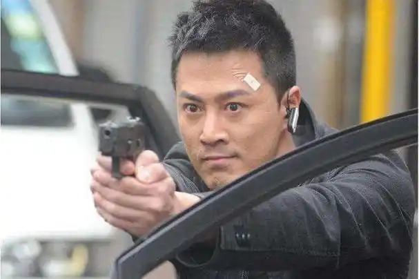 重温这些年火遍大陆tvb警匪片林峰帅气的精彩片段,真的很帅!