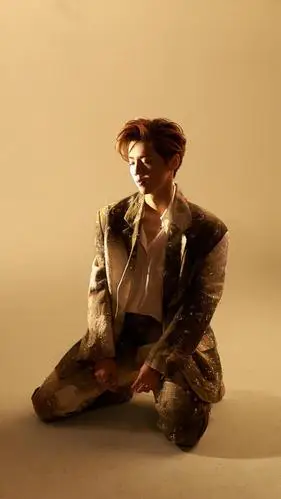 鹿晗时尚休闲霸气迷人写真