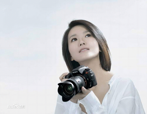 street唱片签约,并发行了第二张个人专辑《日出》,蔡淳佳也凭借一曲