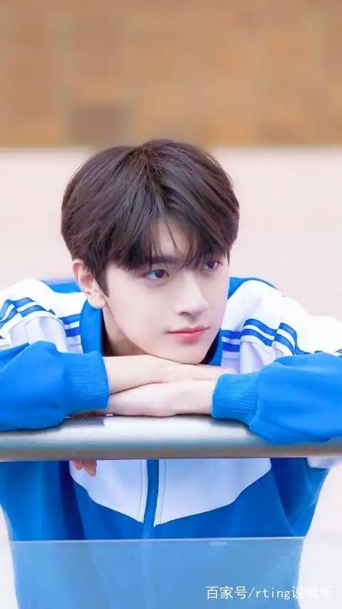 白衣款款少年郎,谁才是你心中那个校服男神?