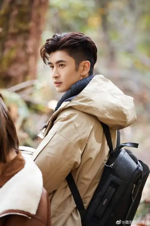 张云龙三次圆场尽力了##张云龙努力圆场的样子太好笑了