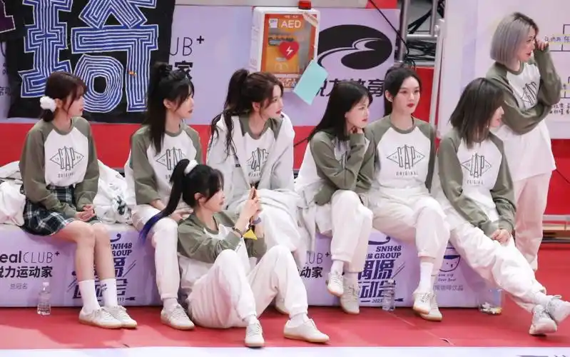 【恩兔】奶包青柏包粥互拍/snh48第四届运动会跳高环节全员fo