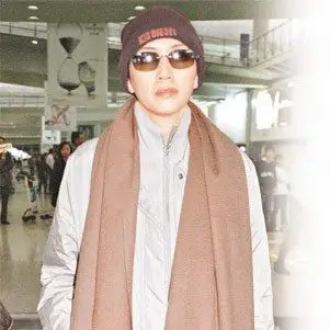 梅艳芳肝脏衰竭病情恶化 化名进密码病房治疗(图)