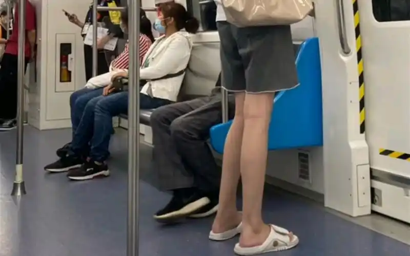 身高187的女生穿拖鞋