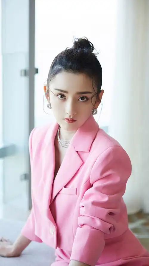宋祖儿粉色西装高清手机壁纸-明星-手机壁纸下载-美桌网